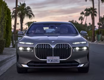 2023–pr. BMW i7 xDrive60 [North America] (G70) '2022–pr.