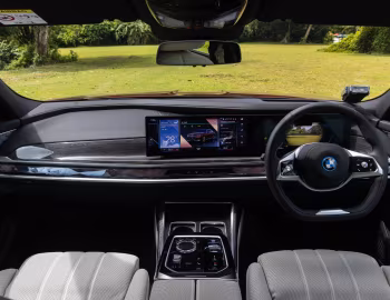 Panel frontal BMW i7 xDrive60 [Singapore] (G70) '2022–pr.