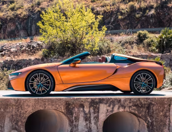 BMW i8 Roadster [UK-spec] (I15) '2018–20
