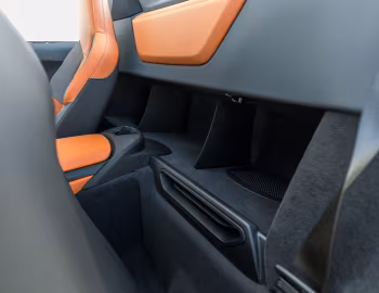 Интерьер 2019–20 BMW i8 Roadster [North America] (I15) '2018–20