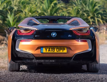 BMW i8 Roadster [UK-spec] (I15) '2018–20