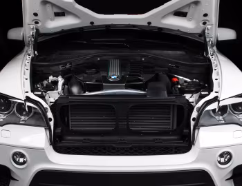 Sob o capô IND BMW X5 (E70) '2012–13