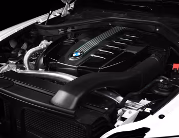 Sob o capô IND BMW X5 (E70) '2012–13