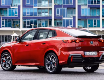 BMW iX2 xDrive30 M Sport [Australia] (U10) '2024–pr.