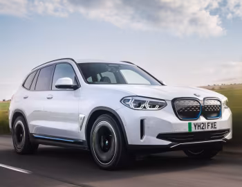 BMW iX3 "Premier Edition" [UK-spec] (G08) '2021