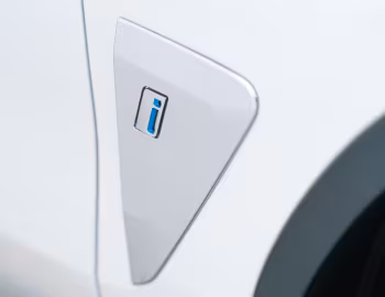 BMW iX3 "Premier Edition" [UK-spec] (G08) '2021
