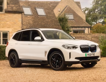 BMW iX3 "Premier Edition" [UK-spec] (G08) '2021