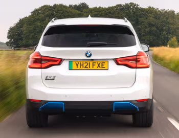 BMW iX3 "Premier Edition" [UK-spec] (G08) '2021