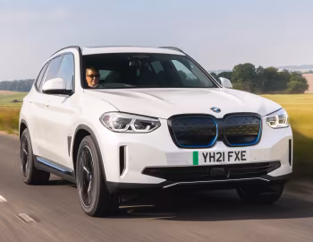 BMW iX3 "Premier Edition" [UK-spec] (G08) '2021