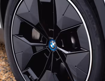BMW iX3 "Premier Edition" [UK-spec] (G08) '2021