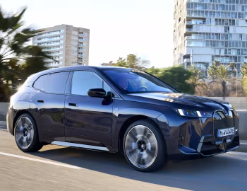BMW iX M70 xDrive [Worldwide] (i20) '2025–pr.