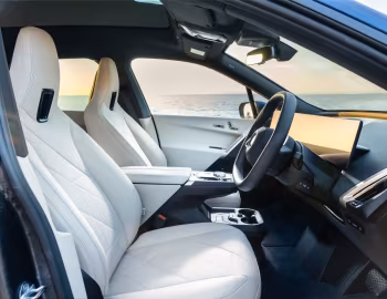 Interior BMW iX xDrive40 Sport [UK-spec] (i20) '2021–25