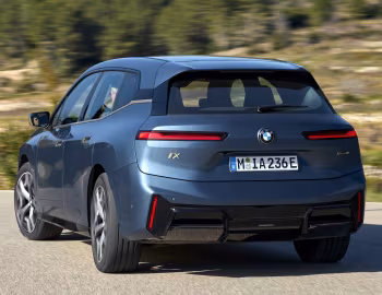 BMW iX xDrive45 M Sport [Worldwide] (i20) '2025–pr.