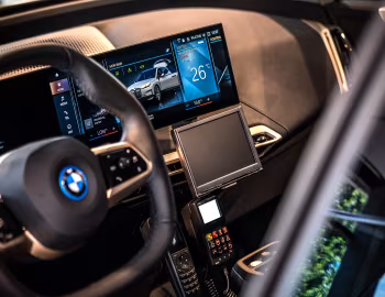 Panel frontal BMW iX xDrive50 Polizei [Switzerland] '2022–24