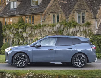 BMW iX xDrive60 M Sport [UK-spec] (i20) '2025–pr.