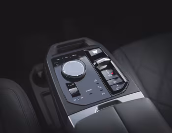 Interior BMW iX xDrive60 M Sport [UK-spec] (i20) '2025–pr.