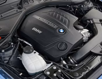 Bajo el capó BMW M135i 3-door [UK-spec] (F21) '2012–15