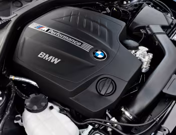 Bajo el capó BMW M135i 5-door (F20) '2012–15