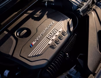Bajo el capó BMW M135i xDrive [UK-spec] (F40) '2019–pr.