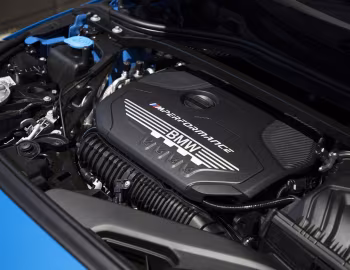 Bajo el capó BMW M135i xDrive [Australia] (F40) '2019–pr.