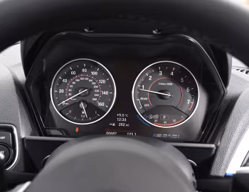 仪表台 BMW M240i Coupé [UK-spec] (F22) '2016–17