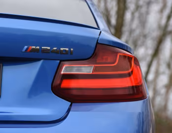 BMW M240i Coupé [UK-spec] (F22) '2016–17