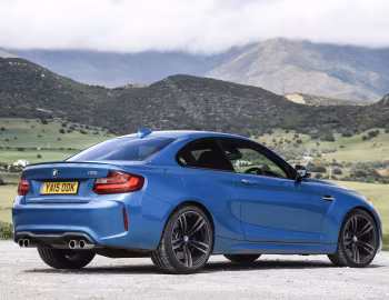 BMW M2 Coupé [UK-spec] (F87) '2016–17