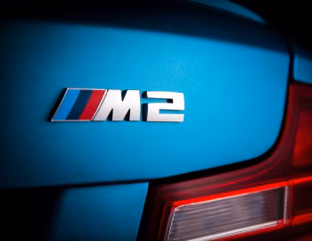 BMW M2 Coupé [UK-spec] (F87) '2016–17
