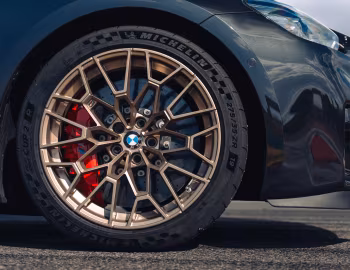 BMW M2 CS [UK-spec] (G87) '2025–pr.