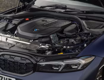 Bajo el capó BMW M340i xDrive [UK-spec] (G20) '2022–pr.