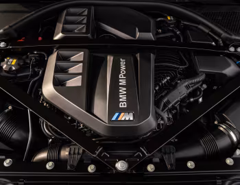Bajo el capó BMW M3 Competition [UK-spec] (G80) '2021–pr.