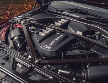 Bajo el capó BMW M3 Competition M xDrive [UK-spec] (G80) '2021–pr.