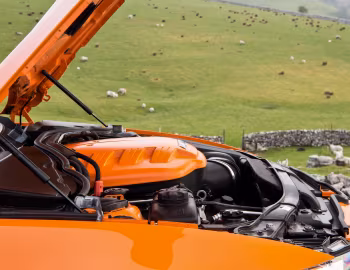 Пад капотам BMW M3 GTS [UK-spec] (E92) '05.2010–12.2011