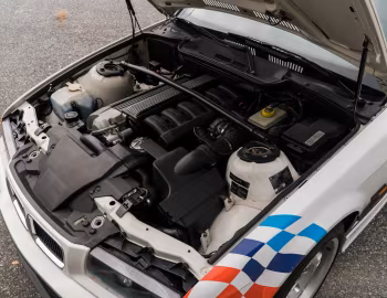Под капотом 1995 BMW M3 3.0 Lightweight [US-spec] (E36) '01–10.1995