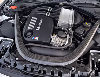 Bajo el capó BMW M3 "Münchner Wirte" (F80) '2015