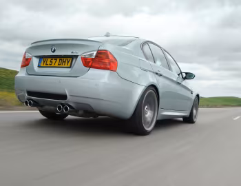 BMW M3 Sedan [UK-spec] (E90) '2007–08