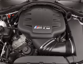 Bajo el capó BMW M3 Sedan [UK-spec] (E90) '2007–08