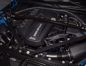 Bajo el capó BMW M4 Competition M xDrive [Worldwide] (G82) '2021–24