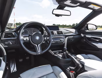Interior 2015–17 BMW M4 Convertible [North America] (F83) '2014–17
