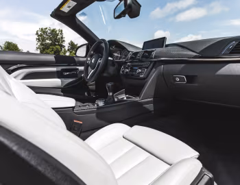 Interior 2015–17 BMW M4 Convertible [North America] (F83) '2014–17