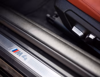 Інтэр'ер BMW M4 Coupé M Performance Parts [UK-spec] (F82) '2017–20