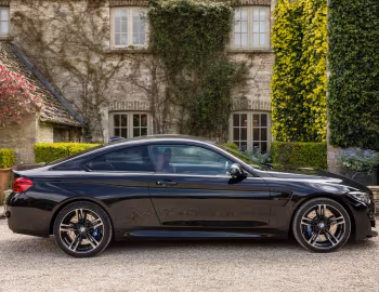 BMW M4 Coupé M Performance Parts [UK-spec] (F82) '2017–20