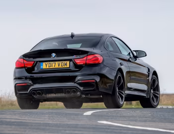 BMW M4 Coupé M Performance Parts [UK-spec] (F82) '2017–20