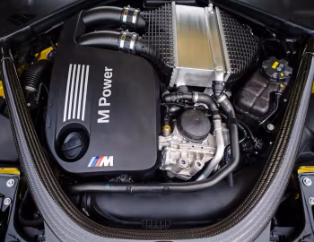 Bajo el capó 2015–17 BMW M4 Coupé [North America] (F82) '2014–17