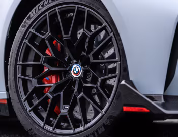 BMW M4 CSL [UK-spec] (G82) '2022–н.в.