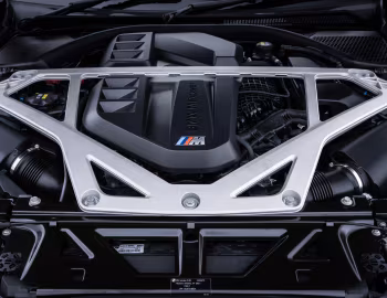 Bajo el capó BMW M4 CSL [UK-spec] (G82) '2022–pr.