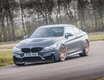 BMW M4 GTS [UK-spec] (F82) '2015–16
