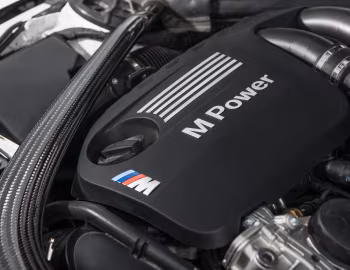 Bajo el capó BMW M4 GTS [UK-spec] (F82) '2015–16