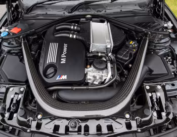 发动机舱 BMW M4 GTS [Australia] (F82) '2016