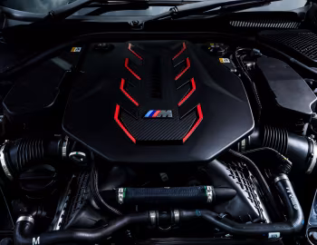 Bajo el capó BMW M5 [Malaysia] (G90) '2025–pr.